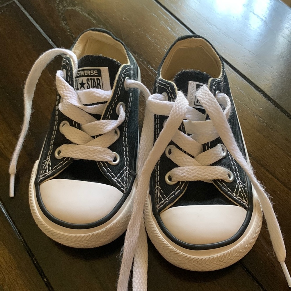 Black Converse shoes for Toddlers, size 5